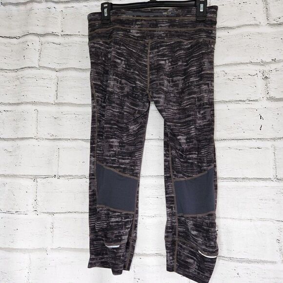 Athleta Women's Paint Bucket Relay Capri Leggings Style 138202 Size Medium - Picture 2 of 11